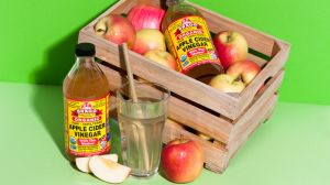 Bragg Apple Cider Vinegar / Органичен ябълков оцет - нефилтриран 473мл